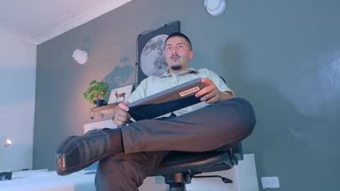 Mr Fox online show from November 21, 7:57 pm