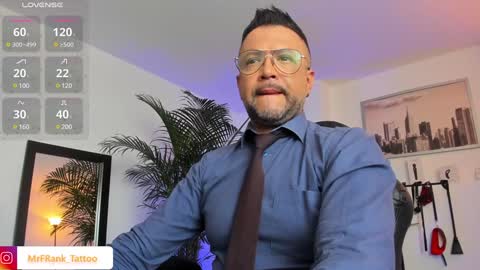 Snapshot of mrfrank_tattoo chatting on January 18, 12:47 pm MrFrank. online show from January 18, 12:47 pm