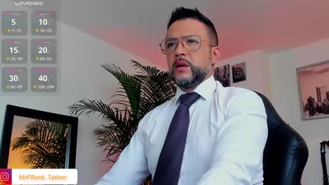 Snapshot of mrfrank_tattoo chatting on December 11, 11:54 am MrFrank. online show from December 11, 11:54 am