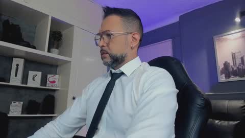 Snapshot of mrfrank_tattoo chatting on September 15, 1:23 pm MrFrank. online show from September 15, 1:23 pm
