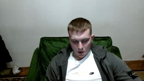 Max online show from November 21, 7:13 pm