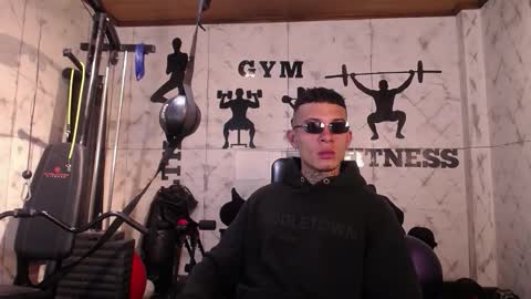 mrjustin_ online show from November 15, 10:34 pm