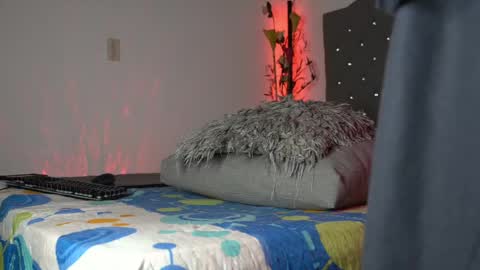 Luis    Instagram   online show from March 20, 5:39 pm