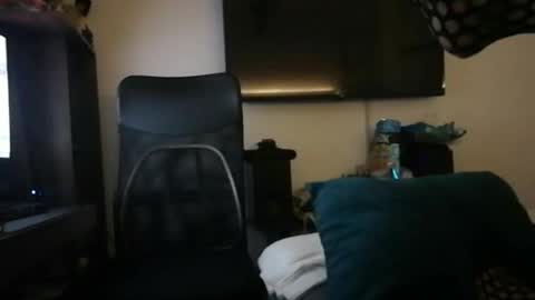 Snapshot of mrmiss_dannys chatting on February 25, 2:03 am mrmiss_dannys online show from February 25, 2:03 am