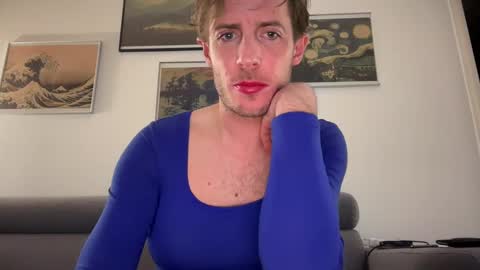 TaleOfLaura online show from December 15, 10:37 pm