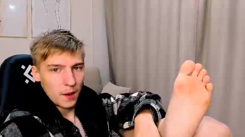 Snapshot of mrsexycum4u chatting on October 2, 2:10 pm Adam online show from October 2, 2:10 pm