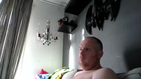 mrzwolle online show from December 7, 12:24 pm