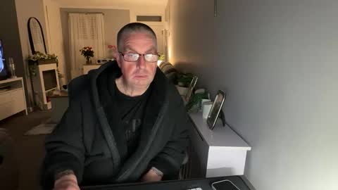 mtb1697 online show from January 18, 11:18 pm