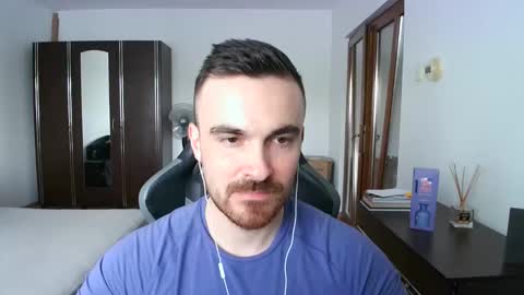 Victor online show from April 19, 1:32 pm