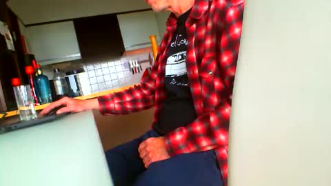 mucfag online show from April 29, 8:08 am