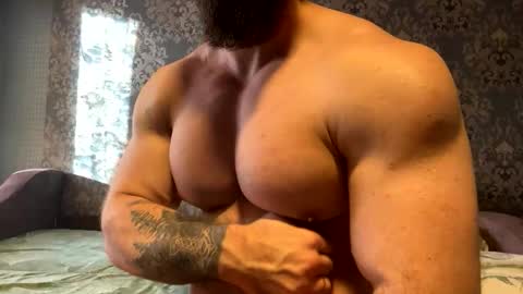 Snapshot of muscularjuggler chatting on October 10, 2:38 am muscularjuggler online show from October 10, 2:38 am