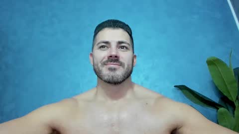 Snapshot of muscularmaster chatting on December 5, 10:23 am muscularmaster onlyfans online show from December 5, 10:23 am