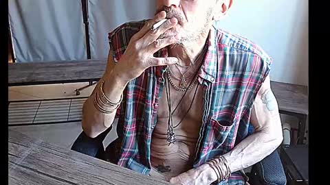 Snapshot of mycock4u247 chatting on December 6, 4:49 pm LA MARIPOSA DE MARICOPA online show from December 6, 4:49 pm