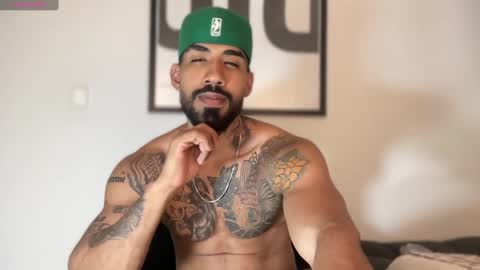 Myke esthetic online show from December 4, 11:35 pm