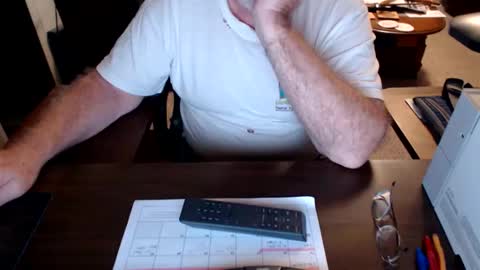 Snapshot of mytimeyourtimeourtime chatting on October 21, 5:43 am ItsTime online show from October 21, 5:43 am