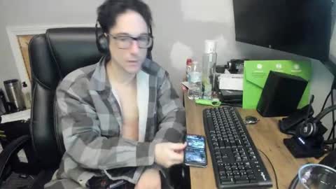 a Ordinary Boy online show from February 2, 5:39 am