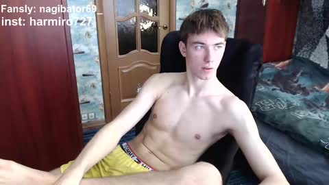 Snapshot of nagibator69_ chatting on February 16, 10:21 am nagibator69_ online show from February 16, 10:21 am