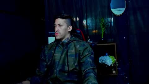 naider_1 online show from March 22, 4:50 am