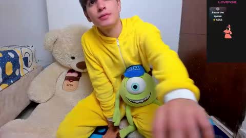  N A I M T H E  K I N G  online show from February 26, 2:57 am