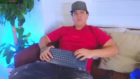 naimruiz_ online show from July 18, 6:57 pm