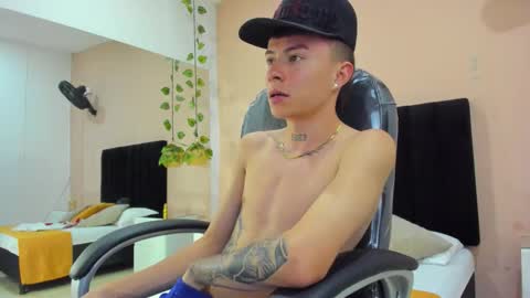 Nascary Fox online show from December 2, 7:50 pm