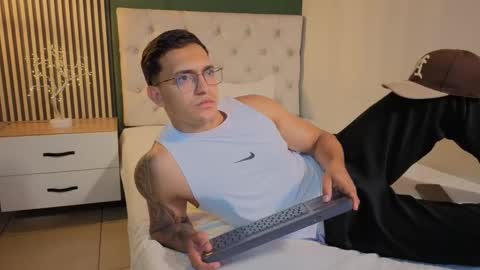 nathan_gross online show from September 23, 4:01 am