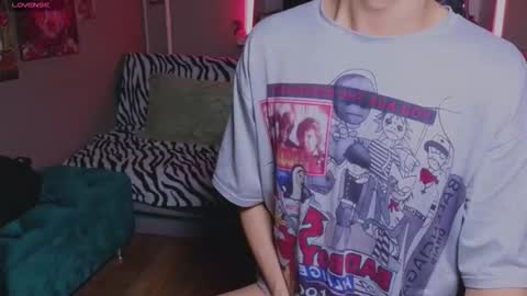 N A T H AN online show from December 4, 6:26 pm