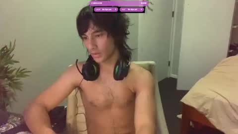 Snapshot of native_boy2 chatting on October 22, 6:39 am native_boy2 online show from October 22, 6:39 am