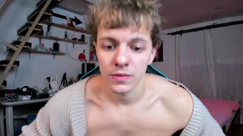 Snapshot of naughty_nik43 chatting on February 1, 6:08 pm Nik online show from February 1, 6:08 pm