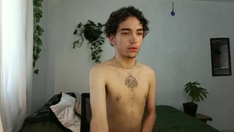 naughty_thompson1 online show from April 15, 7:14 pm