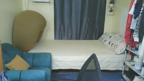 Loue online show from March 22, 4:23 pm