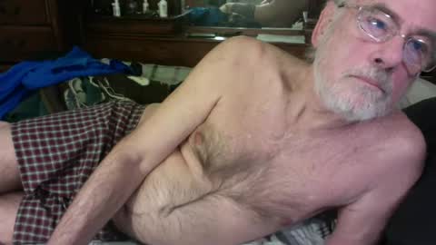 Snapshot of nedddludd chatting on February 5, 12:53 am nedddludd online show from February 5, 12:53 am