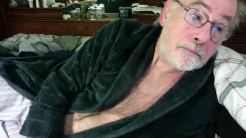 Snapshot of nedddludd chatting on December 8, 12:29 am nedddludd online show from December 8, 12:29 am