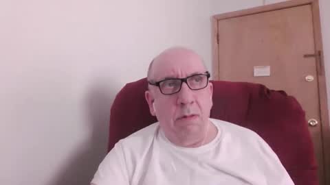 Tom online show from April 12, 6:31 pm