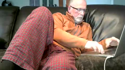 Snapshot of neman4u2c chatting on December 22, 1:34 am Jack online show from December 22, 1:34 am