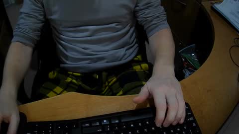 Snapshot of neotee3 chatting on December 6, 3:30 am Neotee online show from December 6, 3:30 am