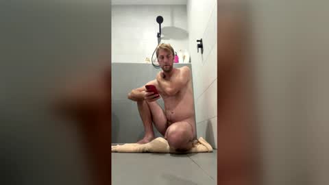 nervnd1 online show from April 1, 9:12 pm