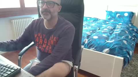 simi online show from March 16, 1:15 pm