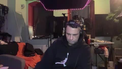 newguy2025 online show from November 6, 12:30 pm