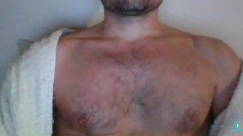Snapshot of newtyguy90 chatting on December 30, 7:04 am newtyguy90 online show from December 30, 7:04 am