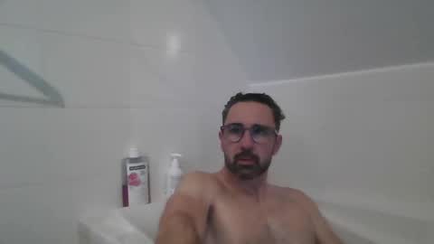 nicefrenchguy79 online show from December 2, 2:20 pm