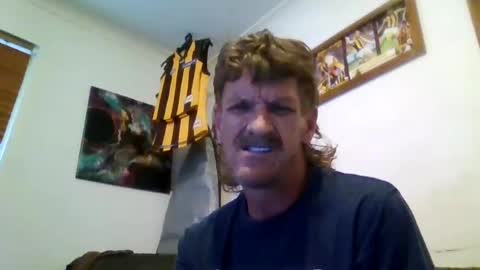 Snapshot of niceozziecockxxx chatting on January 16, 10:55 pm Sexiishaine online show from January 16, 10:55 pm