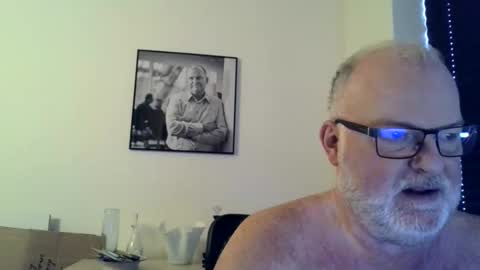 nicexxdane online show from April 11, 7:04 am