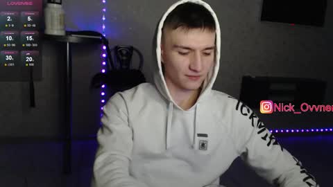 Snapshot of nick_owner chatting on February 5, 4:37 am Nick online show from February 5, 4:37 am