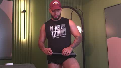 Snapshot of nick_vans chatting on September 22, 10:31 pm Jhohan online show from September 22, 10:31 pm