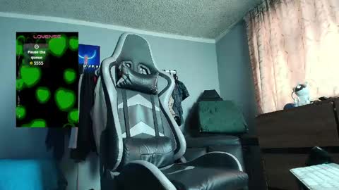 Nickhot0609 online show from April 13, 7:25 pm