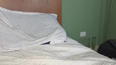 Nicolas              online show from January 14, 4:28 am