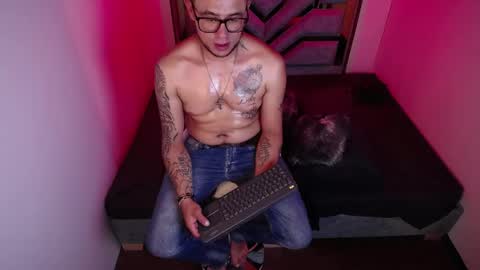 nickk_jonson online show from May 22, 6:35 pm