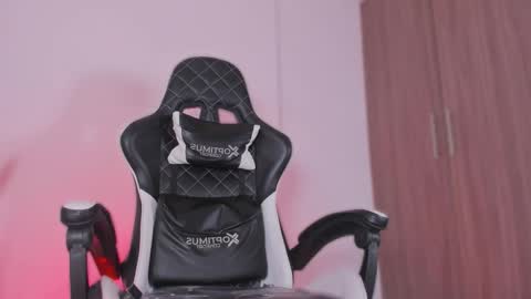 Nicky  online show from October 18, 2:44 pm