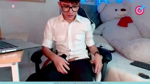 nico  online show from April 10, 10:06 pm